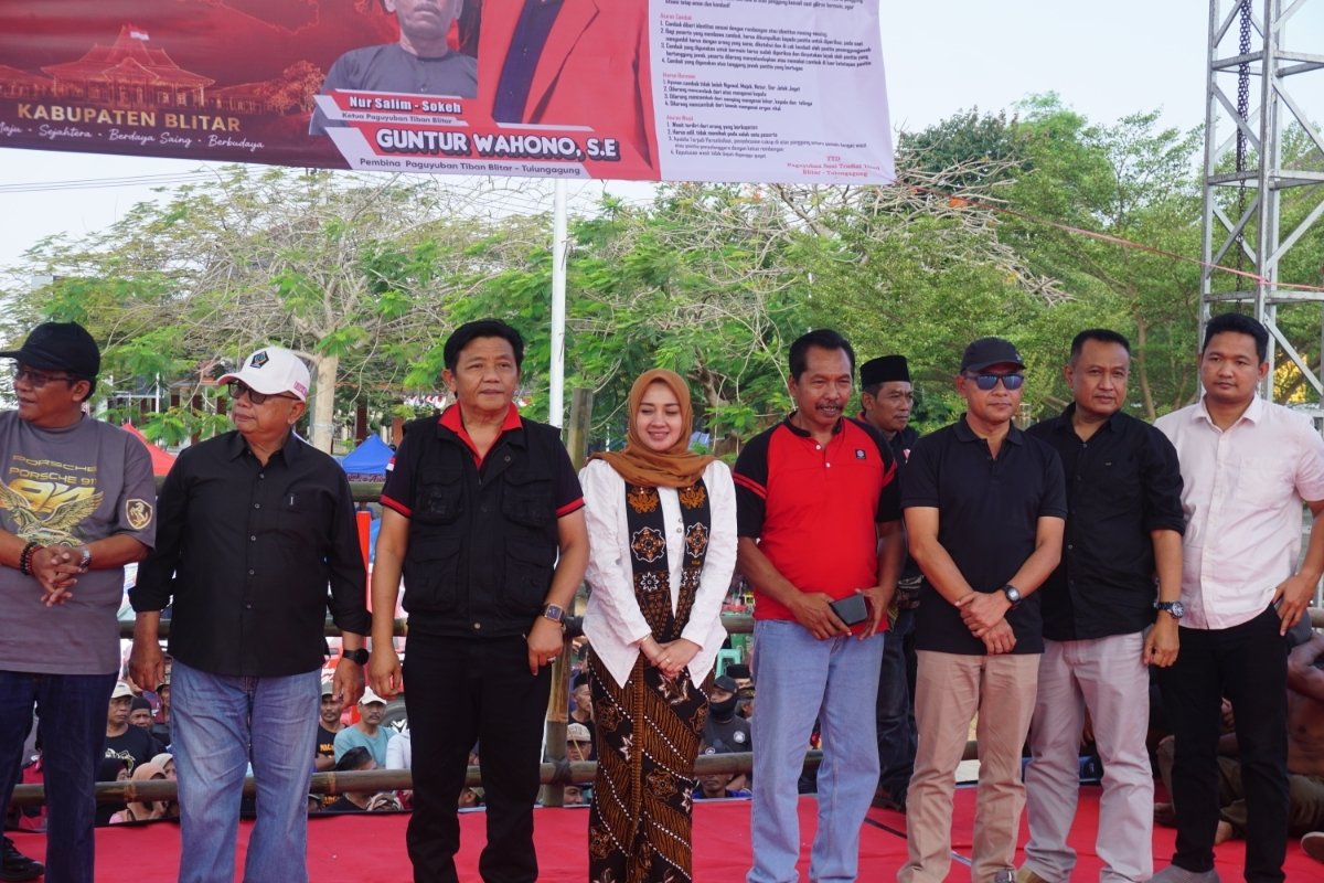 Tiban Ramaikan Hari Jadi ke-702 Blitar, Guntur Wahono Dorong Tradisi Tetap Lestari Tiban Ramaikan Hari Jadi ke-702 Blitar, Guntur Wahono Dorong Tradisi Tetap Lestari - Patriapos