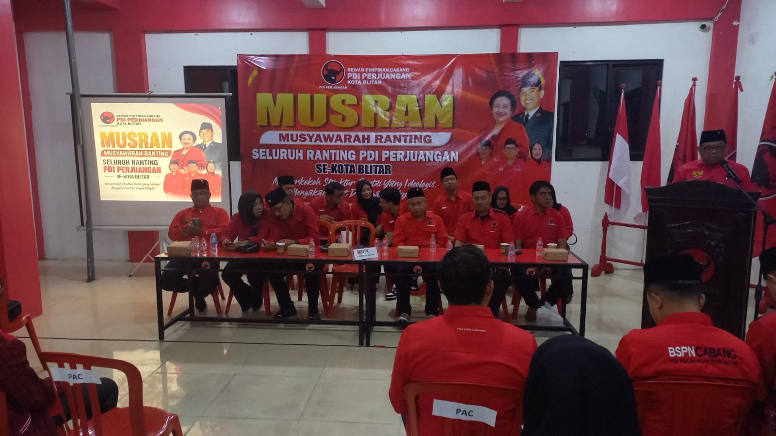 189 Kader Dilantik, PDIP Kota Blitar Perkuat Ranting dengan Gen Z dan Perempuan 189 Kader Dilantik, PDIP Kota Blitar Perkuat Ranting dengan Gen Z dan Perempuan - Patriapos