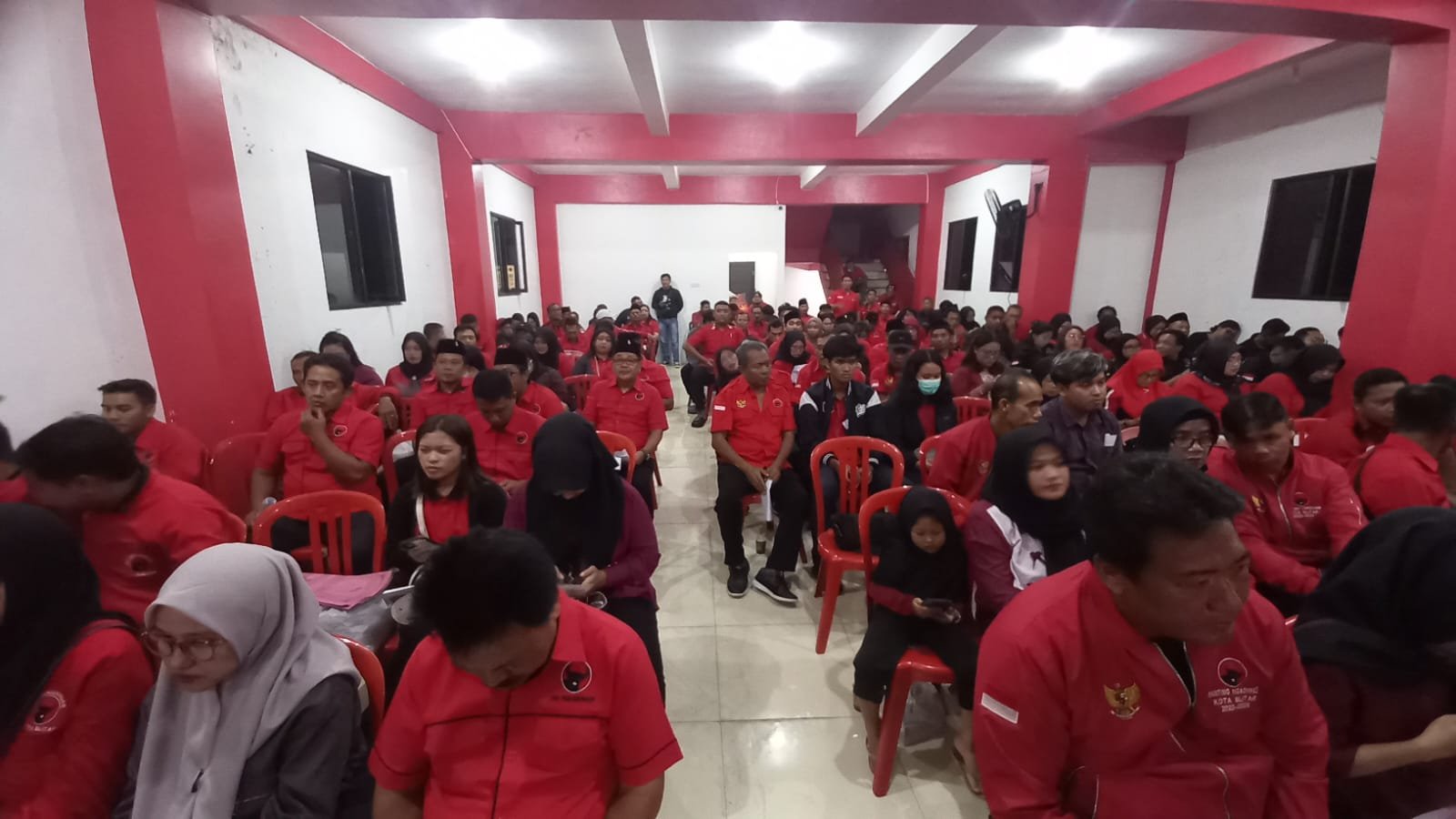 189 Kader Dilantik, PDIP Kota Blitar Perkuat Ranting dengan Gen Z dan Perempuan 189 Kader Dilantik, PDIP Kota Blitar Perkuat Ranting dengan Gen Z dan Perempuan - Patriapos