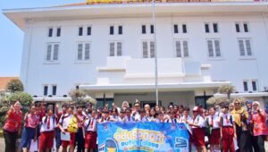 KAI Daop 7 Madiun bersama pelajar Istana Bina Bangsa School Tulungagung dalam program Eduspoor di Balai Kota Madiun.