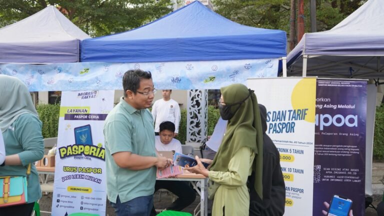 Kantor Imigrasi Blitar menghadirkan layanan Pasporia (Paspor Minggu Ceria) di Car Free Day Tulungagung, Minggu (20/9/2026).