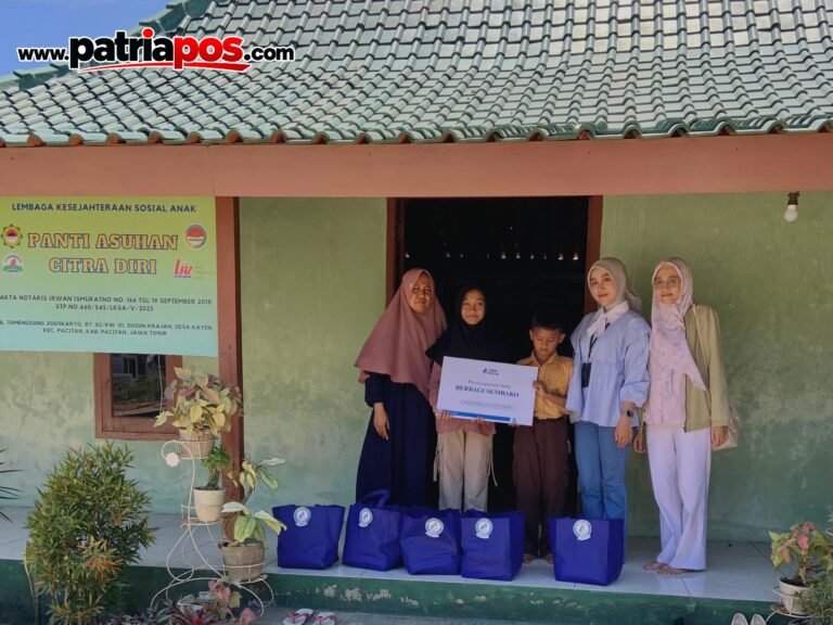 BRI Branch Office Pacitan melalui YBM menyalurkan bantuan sembako kepada masyarakat dan sejumlah yayasan melalui program Sedino Sewu.