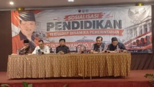 Anggota Komisi C DPRD Jawa Timur Guntur Wahono bersama jajaran dan kepala desa dalam Sosialisasi Dewan (Sowan) di Kabupaten Blitar, Kamis (1/10/2026).