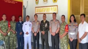 Kapolres Blitar Kota AKBP Kalfaris Triwijaya Lalo, S.I.K., M.I.K., bersama jajaran bersilaturahmi dengan keluarga besar TNI dalam rangka memperingati HUT ke-81 TNI di wilayah Kota Blitar, Senin (5/10/2026).