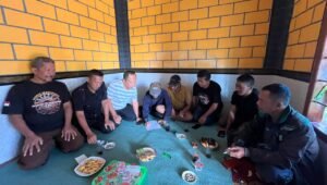 Sejumlah tokoh dusun di Desa Ngadirenggo, Kecamatan Wlingi, Kabupaten Blitar, menggalang tanda tangan sebagai bentuk penyampaian dukungan terhadap Greenfields di tengah isu rencana demonstrasi.