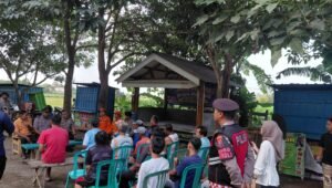 Polres Blitar Kota bersama BPBD melaksanakan patroli, memasang banner imbauan, dan memberikan edukasi kepada masyarakat untuk mencegah kebakaran hutan dan lahan (karhutla), Rabu (21/10/2026).