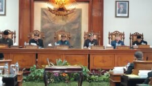 DPRD Kabupaten Tulungagung menggelar rapat paripurna dengan empat agenda pembahasan, mulai dari perubahan Propemperda 2026 hingga persetujuan bersama terhadap Raperda Kabupaten Tulungagung.