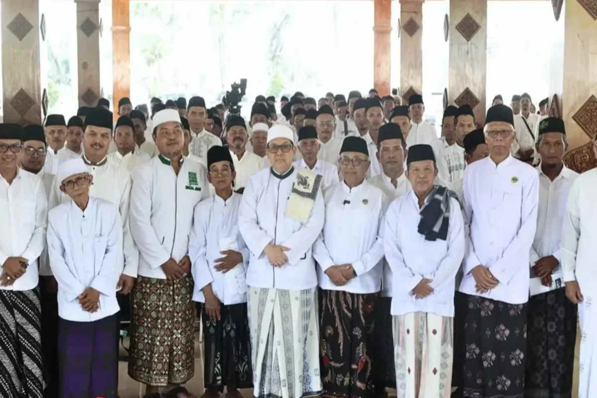 Bupati Blitar Rijanto menghadiri Pelantikan dan Rapat Kerja Daerah (Rakerda) Idarah Ghusniyyah Jam’iyyah Ahlith Thoriqah Al-Mu’tabarah An-Nahdliyyah (Jatman) Kabupaten Blitar di Pendopo Sasana Adi Praja, Sabtu (18/10/2025).