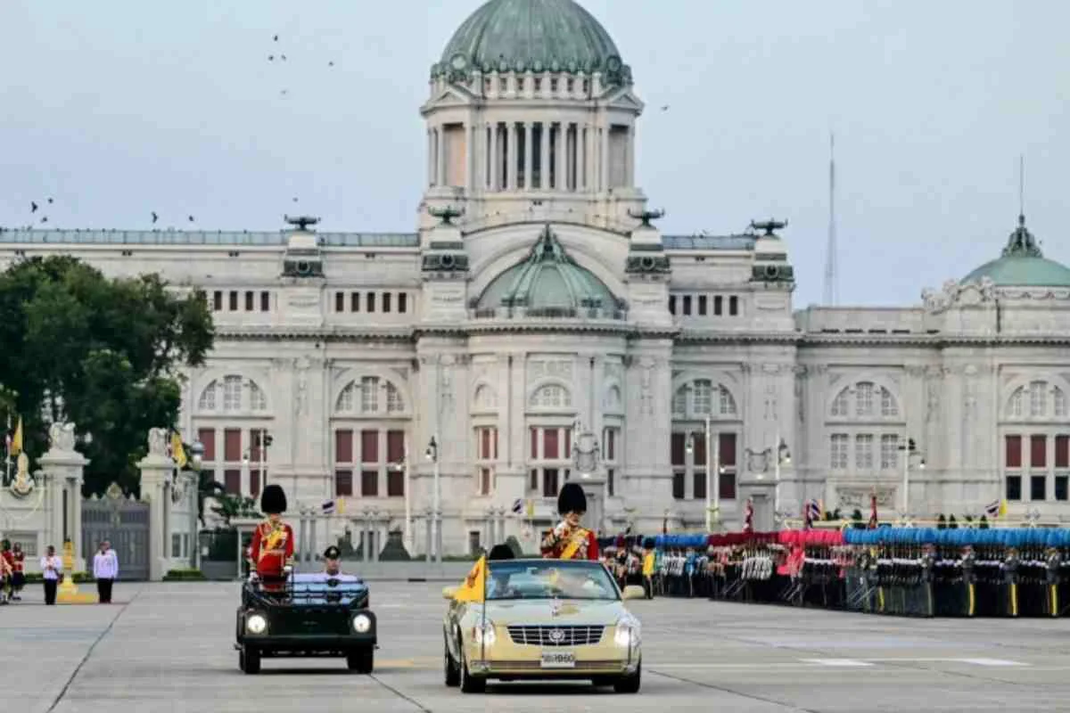 Gedung Dewan Perwakilan Rakyat Thailand di Bangkok, lokasi resmi pengajuan dekret pembubaran parlemen oleh PM sementara Phumtham Wechayachai.(Sumber: Reuters)