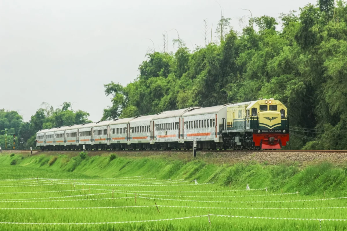 PT Kereta Api Indonesia (Persero) membuka pemesanan tiket untuk perjalanan kereta api mulai 1 Desember 2025