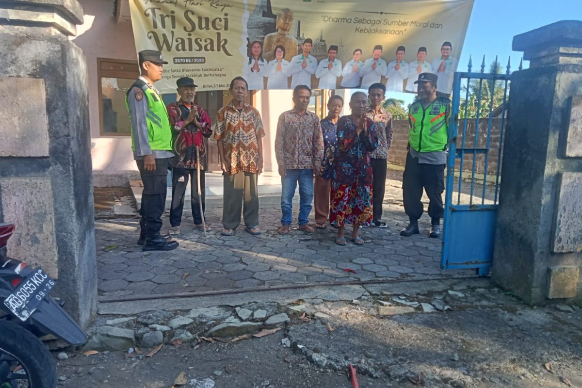 IMG-20260531-WA0003 Polres Blitar bersama unsur TNI dan masyarakat mengamankan perayaan Hari Raya Waisak agar berlangsung aman, tertib, dan khidmat.