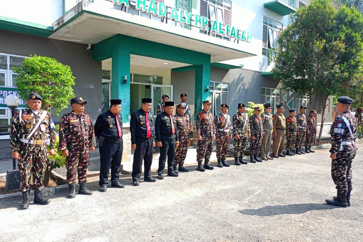 IMG-20260621-WA0011 Suasana apel gelar pasukan Banser dan Pagar Nusa menjelang pengamanan Munas-Konbes NU 2026 di Ponpes Al-Falah Ploso, Kediri.