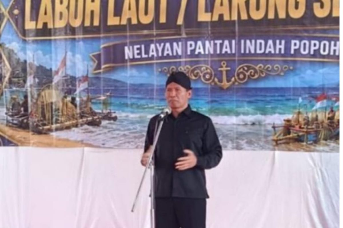 IMG-20260708-WA0009 Plt. Bupati Tulungagung Ahmad Baharrudin menghadiri tradisi Sedekah Laut Pantai Popoh sebagai wujud dukungan terhadap pelestarian budaya pesisir.