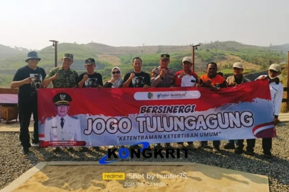 Plt Bupati Tulungagung Ahmad Baharudin bersama Forkopimcam dan masyarakat menguatkan semangat Jogo Tulungagung demi menjaga keamanan dan ketertiban daerah.