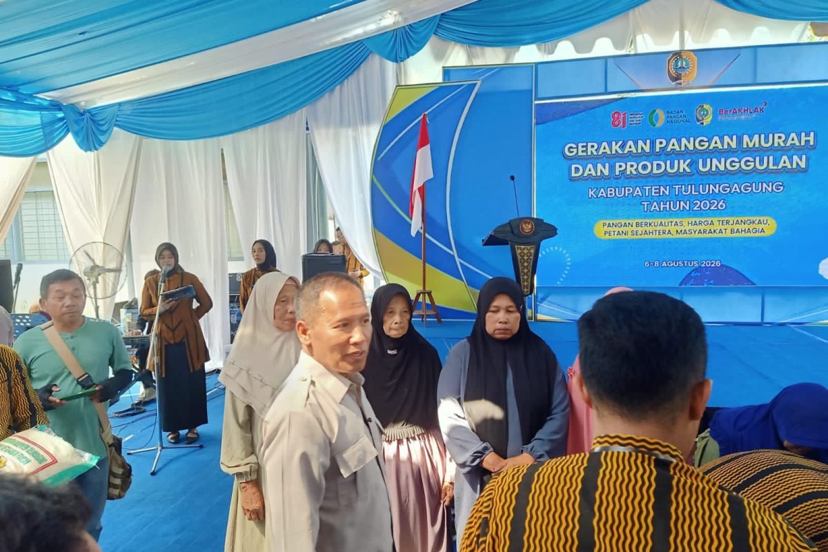 IMG-20260806-WA0003 Antusiasme masyarakat memadati pembukaan Gerakan Pangan Murah dan Produk Unggulan Kabupaten Tulungagung Tahun 2026.
