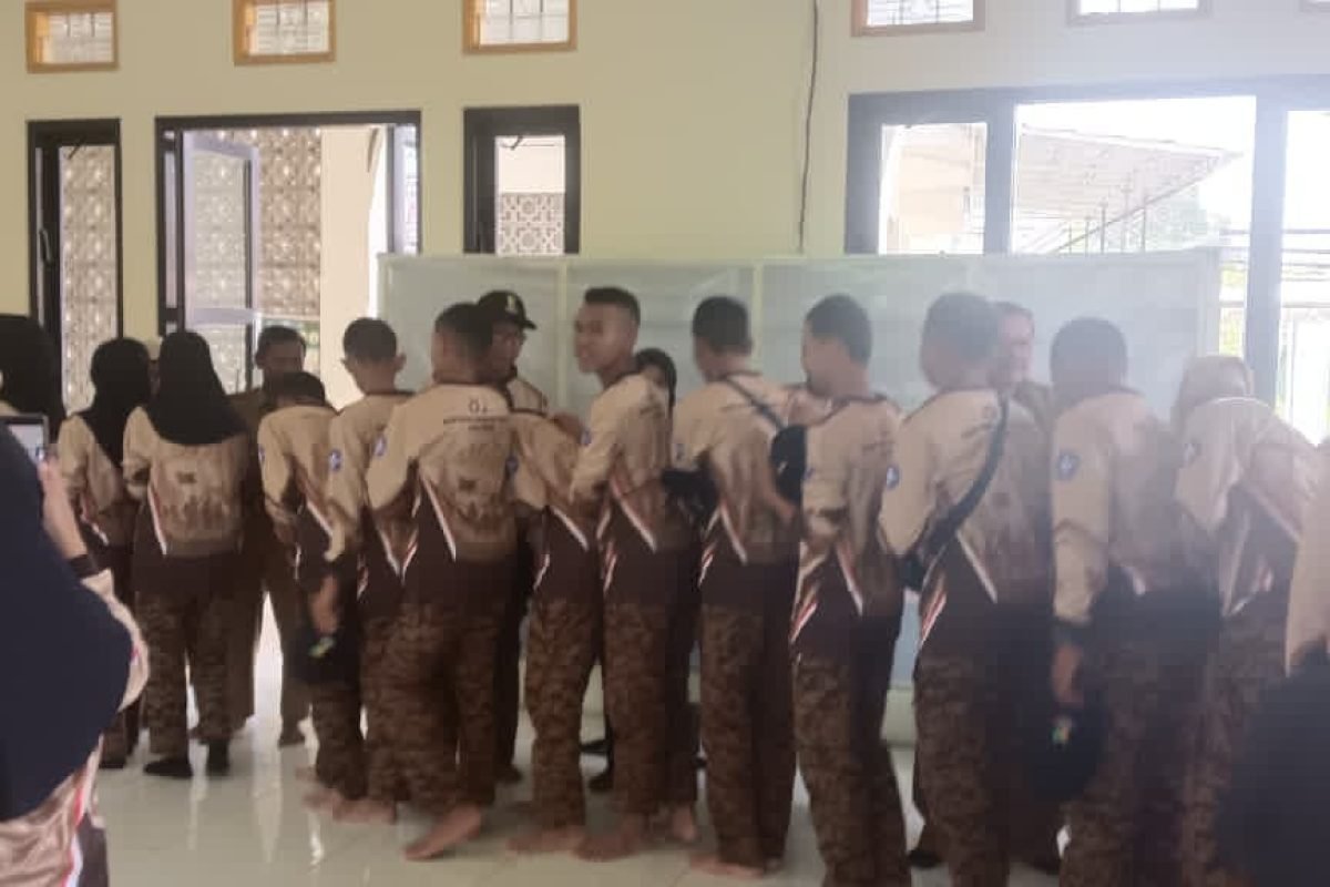 IMG-20260812-WA0004 Peserta Jambore Sekolah se-Kabupaten Kediri siap berangkat dengan semangat dan kekompakan.
