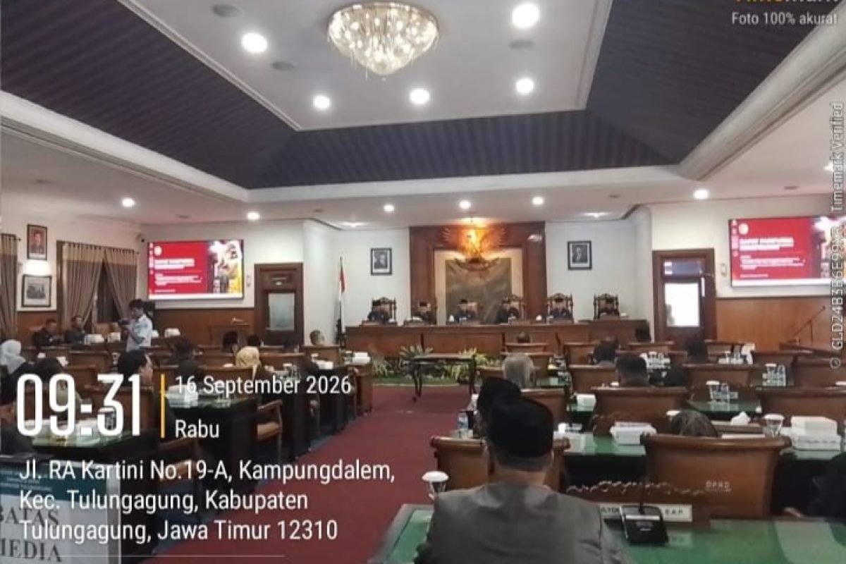 IMG-20260916-WA0011 Suasana rapat paripurna DPRD Kabupaten Tulungagung di ruang Gedung Graha Wicaksana pada Rabu (16/9/2026).