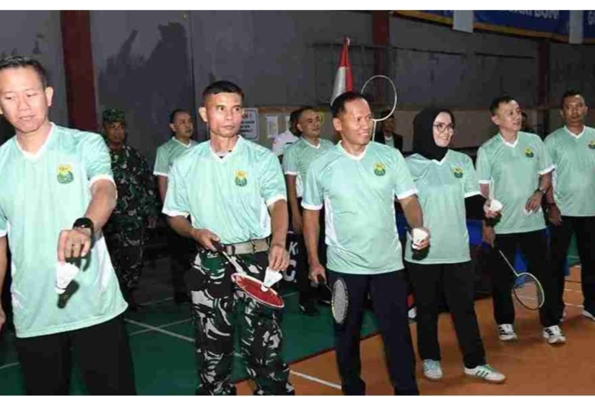 Suasana pembukaan Kejurkab Bulutangkis Tulungagung 2026 di GOR Saribumi, Desa Boro, Kecamatan Kedungwaru, Rabu (16/9/2026). Suasana pembukaan Kejurkab Bulutangkis Tulungagung 2026 di GOR Saribumi, Desa Boro, Kecamatan Kedungwaru, Rabu (16/9/2026).