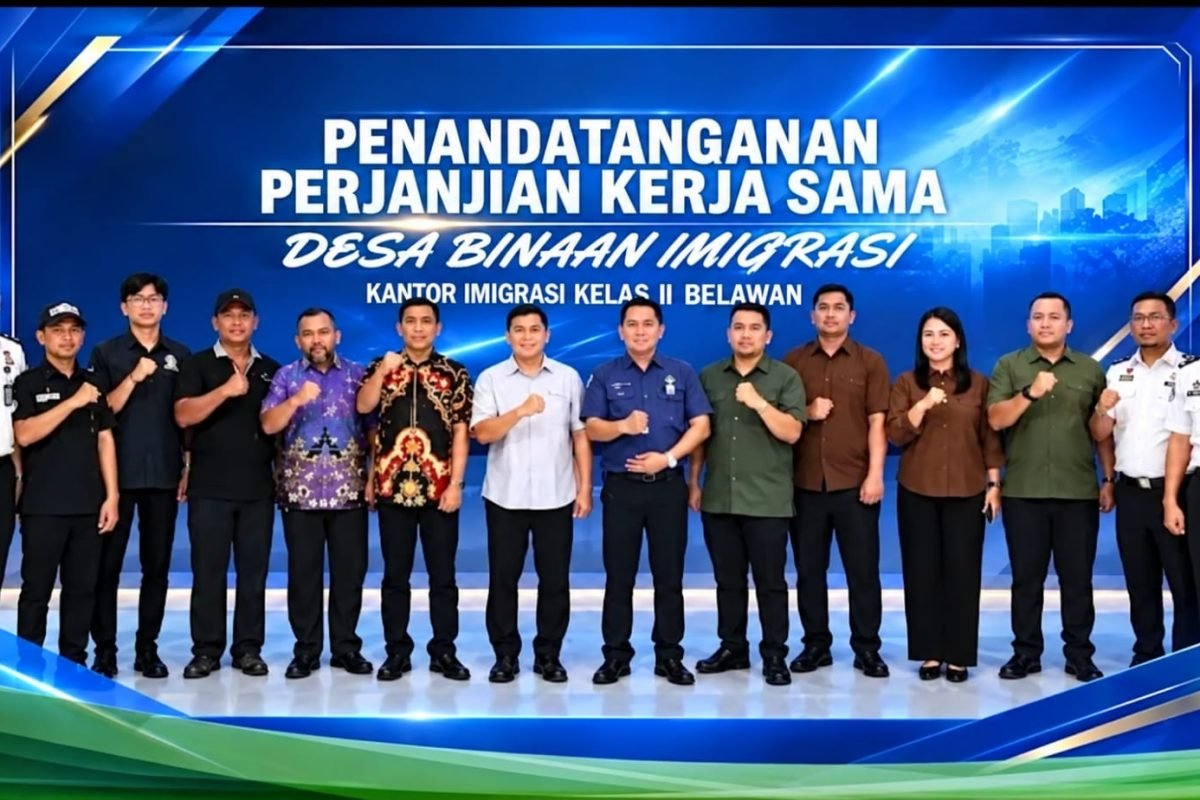 IMG-20260925-WA0000(1) Foto bersama jajaran Kantor Imigrasi Kelas II TPI Belawan bersama perwakilan Kelurahan Labuhan Deli dan Kelurahan Terjun usai penandatanganan Perjanjian Kerja Sama Program Desa/Kelurahan Binaan Imigrasi.