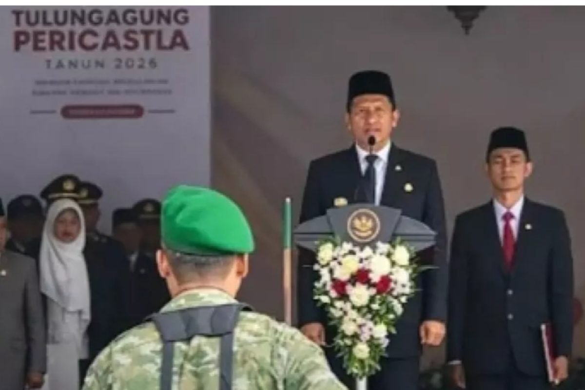 IMG-20261002-WA0013 Plt Bupati Tulungagung Ahmad Baharudin saat memimpin upacara peringatan Hari Kesaktian Pancasila di Halaman Pendopo Kongas Arum Kusumaning Bongso, Kamis (1/10/2026).