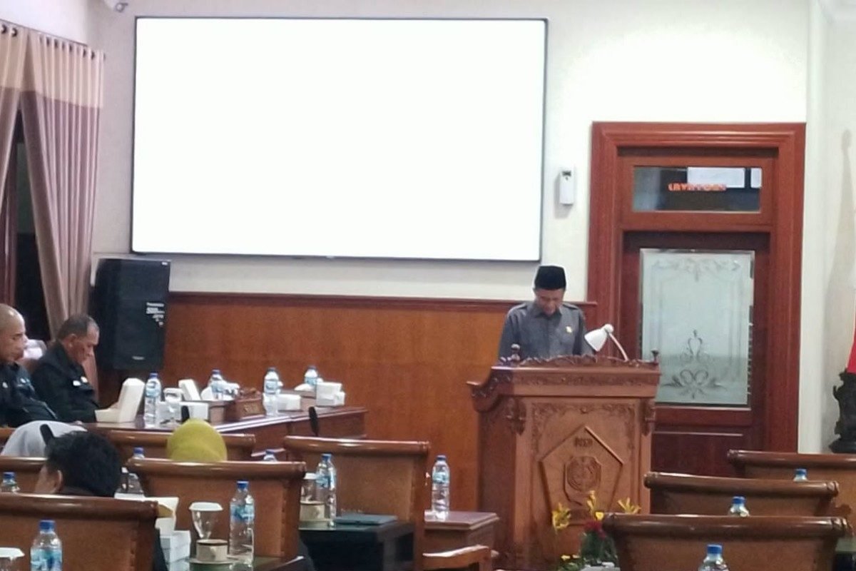 IMG-20261030-WA0020 Wakil Ketua DPRD Kabupaten Blitar M. Rifa'i memimpin audiensi bersama organisasi pemerintahan desa untuk membahas Alokasi Dana Desa (ADD) Tahun Anggaran 2027 di kantor DPRD Kabupaten Blitar, Selasa (20/10/2026).