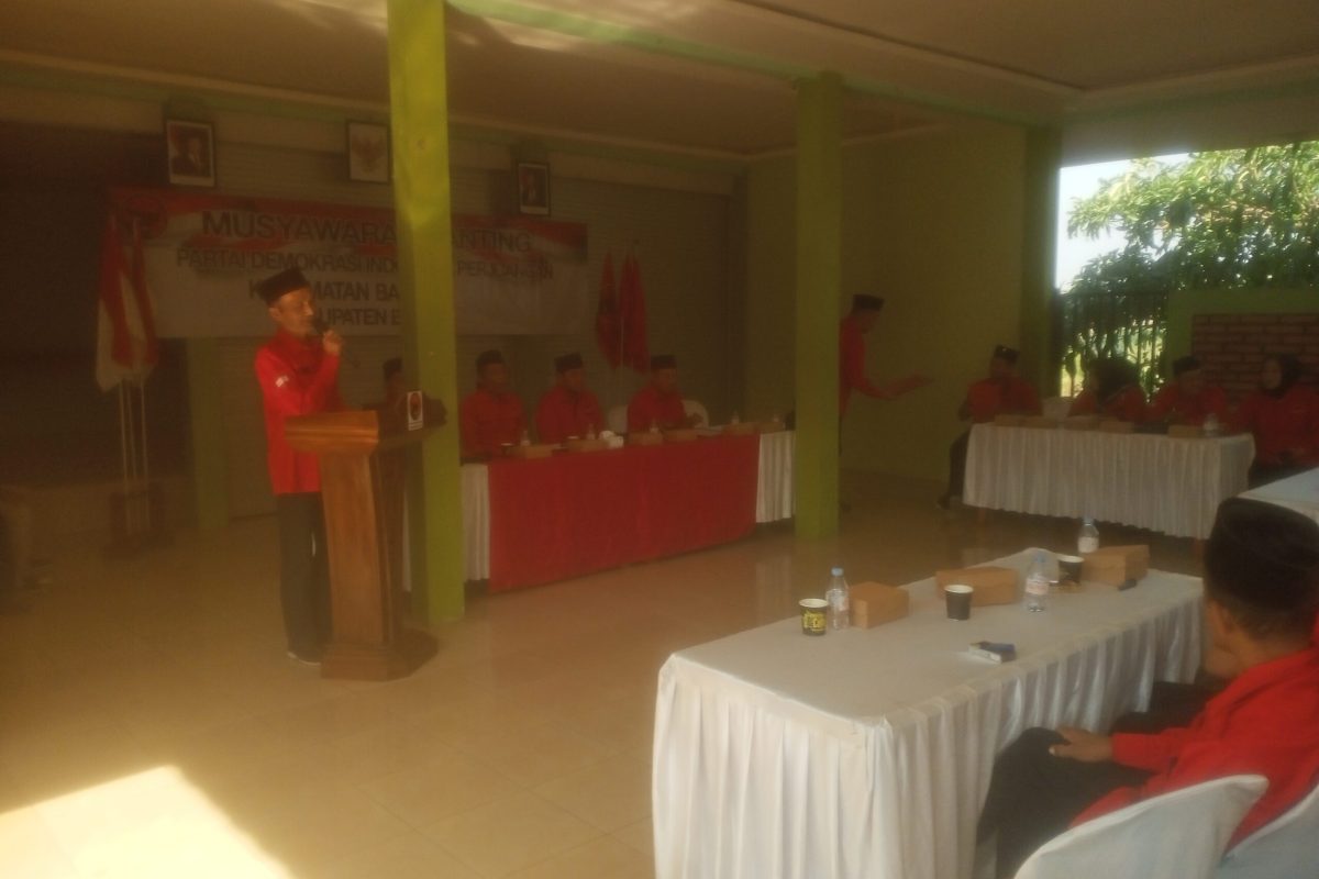 Suasana Musyawarah Ranting (Musran) PDI Perjuangan Kecamatan Bakung di Desa Kedung Banteng, Minggu (12/7).