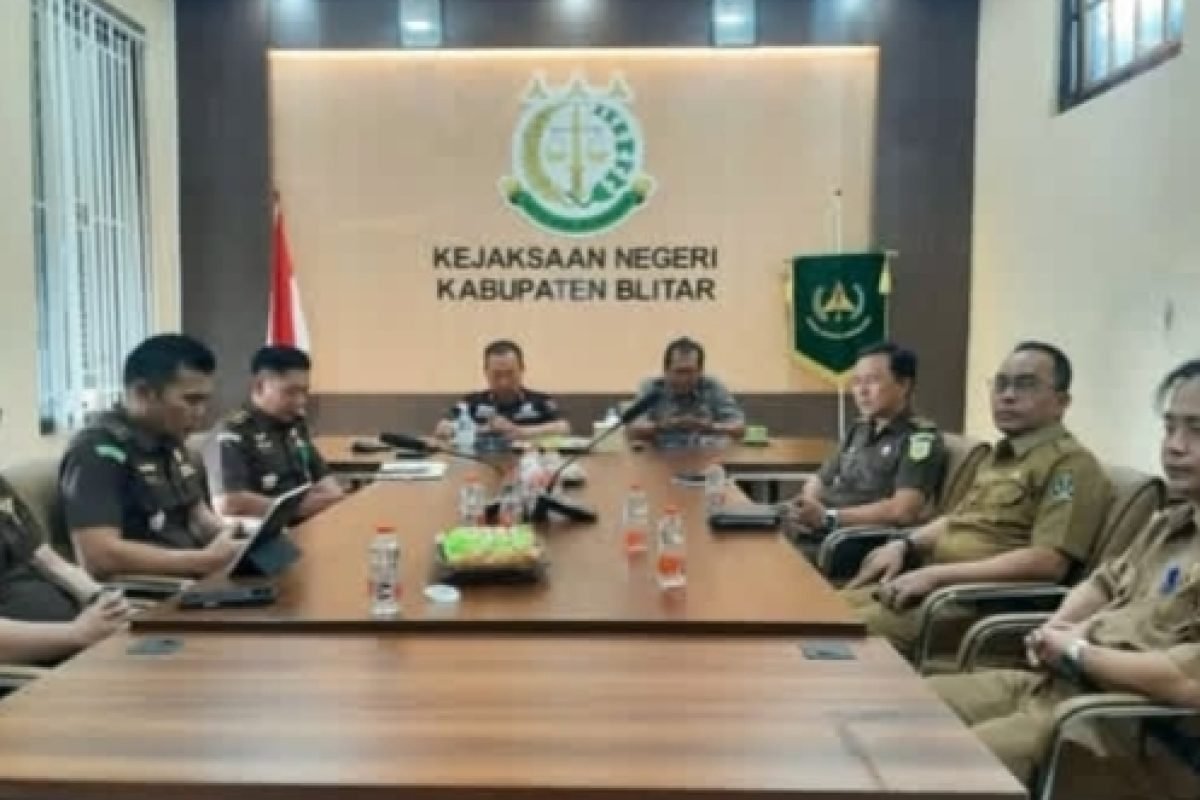IMG_20260819_142133 Ketua DPRD Kabupaten Blitar Supriadi mengikuti FGD JAM Intelijen Tahun 2026 bersama jajaran Kejaksaan Negeri Kabupaten Blitar.
