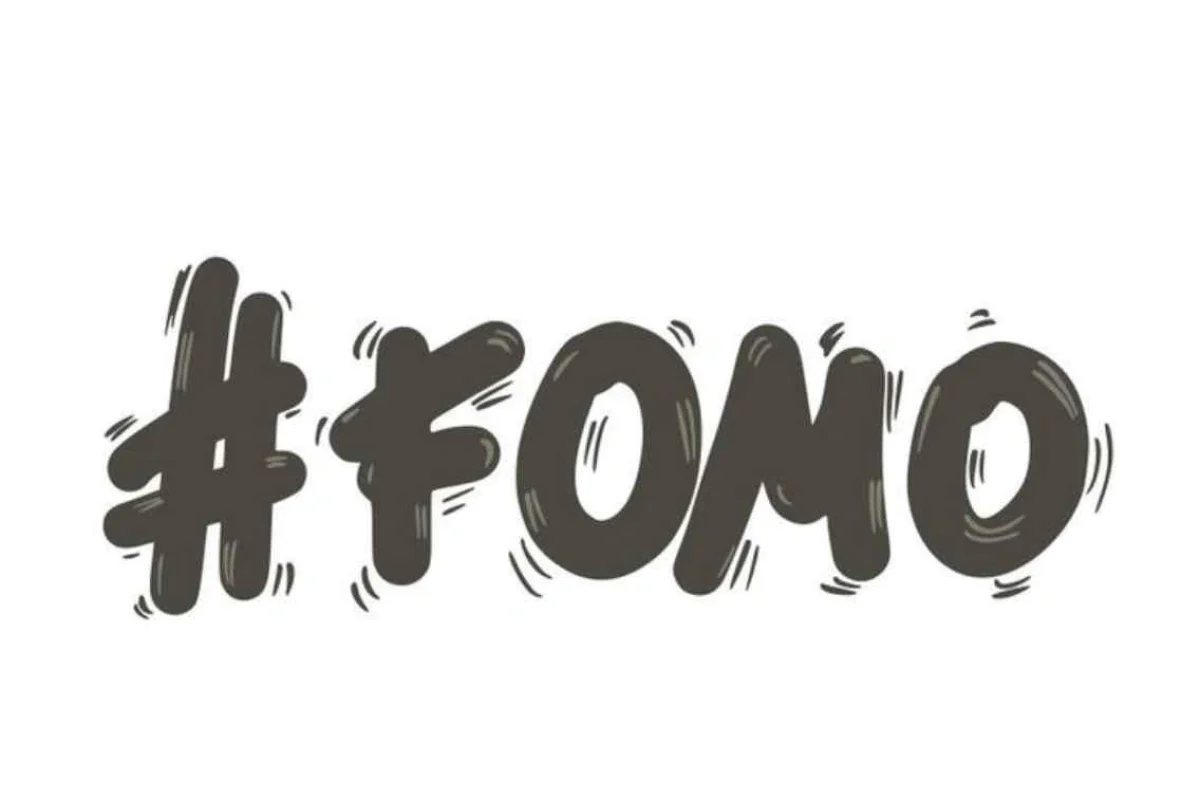 Ilustrasi FOMO atau Fear of Missing Out, kecenderungan seseorang merasa takut tertinggal informasi atau tren terkini.