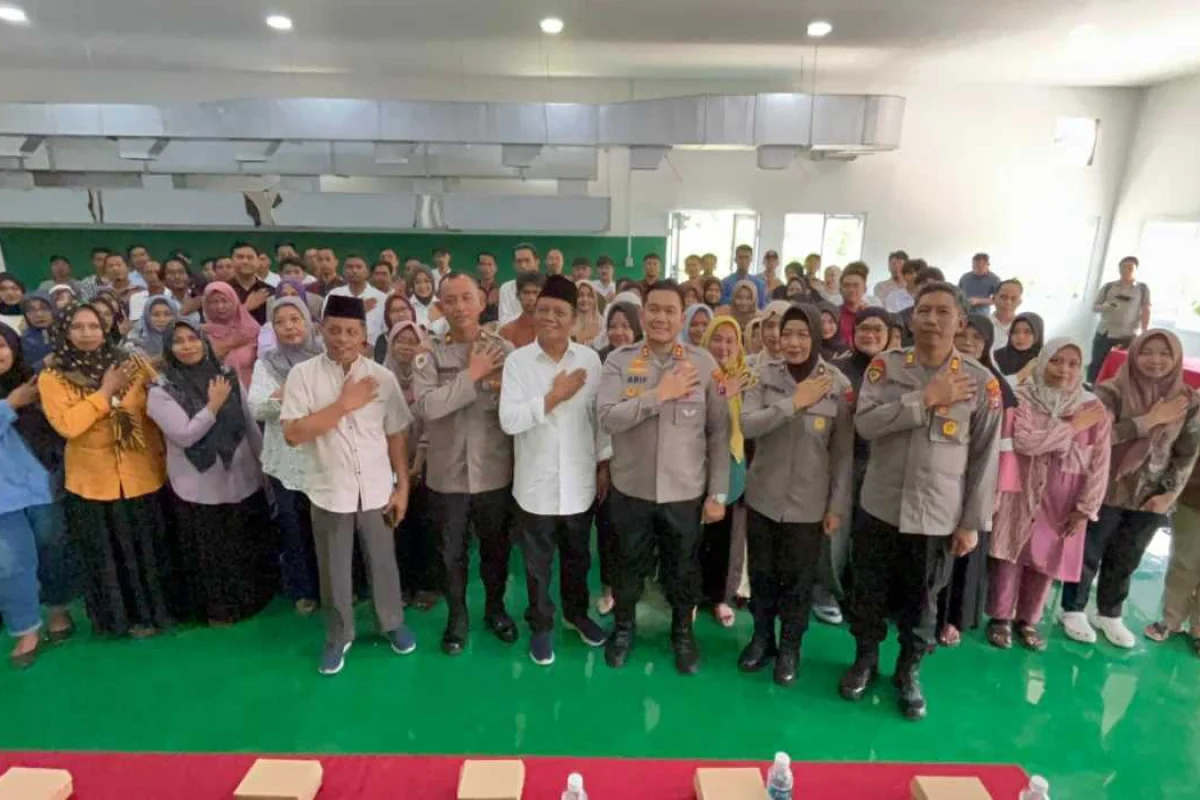 Kapolres Blitar AKBP Arif Fazlurrahman menghadiri pembukaan rekrutmen Relawan SPPG YKB Cabang Blitar di Desa Jimbe, Kademangan, diikuti 101 peserta dari berbagai wilayah.