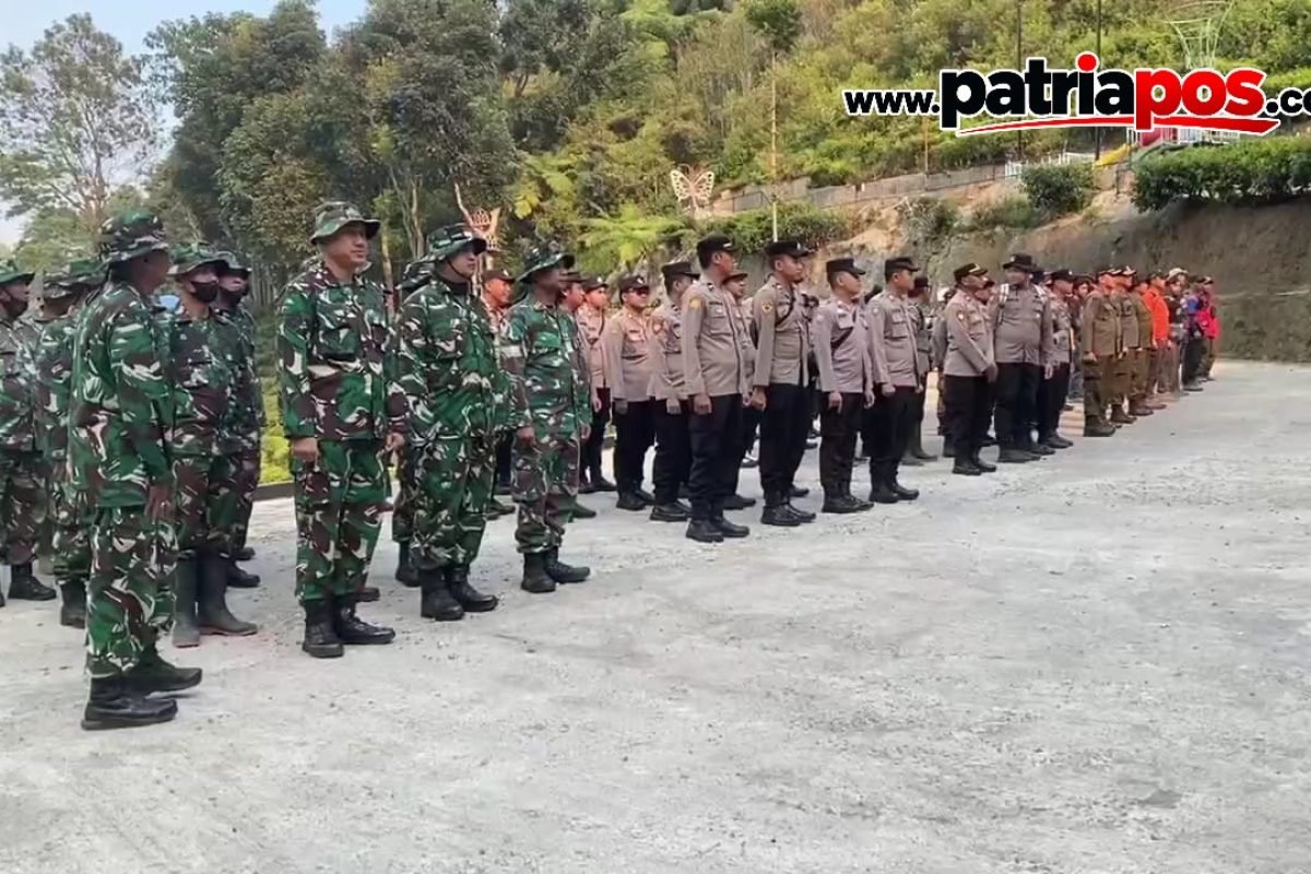 Ratusan personel gabungan dikerahkan untuk menangani kebakaran hutan di kawasan Gunung Buthak, Selasa (15/9/2026). Ratusan personel gabungan dikerahkan untuk menangani kebakaran hutan di kawasan Gunung Buthak, Selasa (15/9/2026).
