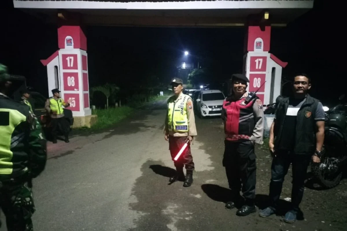 Polres Blitar gelar patroli dan razia rayonisasi guna menciptakan situasi Kamtibmas yang kondusif.