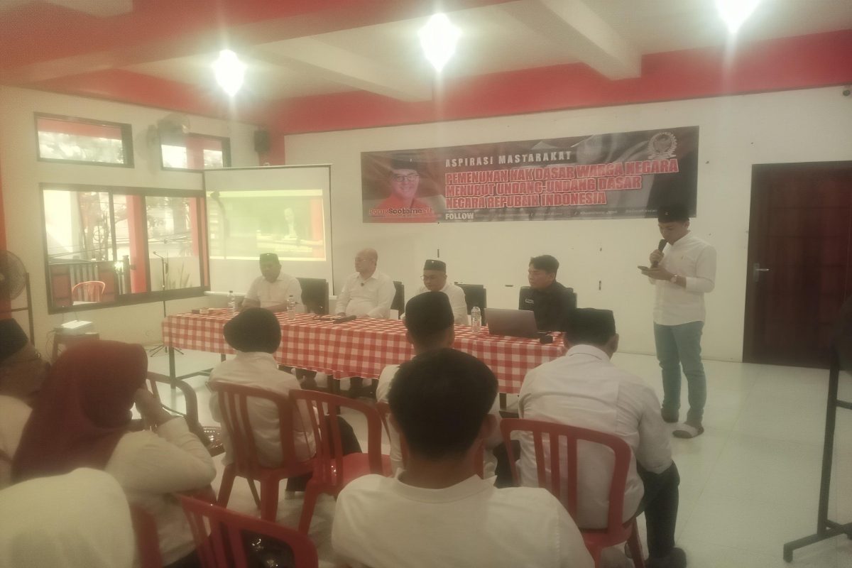 Suasana kegiatan Aspirasi Masyarakat (ASMAS) Anggota DPR RI Romy Soekarno bersama kader dan masyarakat di Kantor DPC PDI Perjuangan Kota Blitar Suasana kegiatan Aspirasi Masyarakat (ASMAS) Anggota DPR RI Romy Soekarno bersama kader dan masyarakat di Kantor DPC PDI Perjuangan Kota Blitar, Sabtu (20/6/2026).