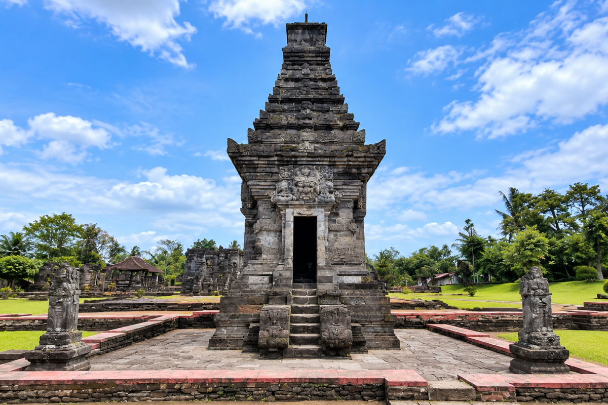 Candi Penataran di Blitar, Jawa Timur. Candi Penataran di Blitar, Jawa Timur.