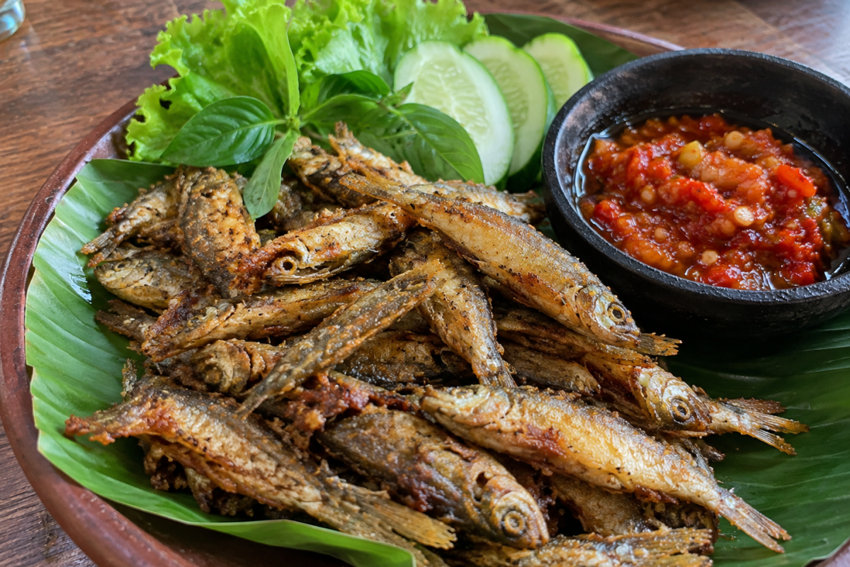 Ikan wader goreng renyah dan gurih, cocok disajikan sebagai lauk maupun camilan dengan sambal dan lalapan. Ikan wader goreng renyah dan gurih, cocok disajikan sebagai lauk maupun camilan dengan sambal dan lalapan.