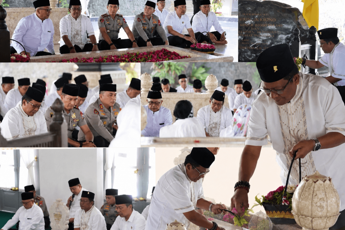 Ketua DPRD Kabupaten Blitar Supriadi mengikuti ziarah makam leluhur dalam rangkaian Hari Jadi Blitar ke-702.